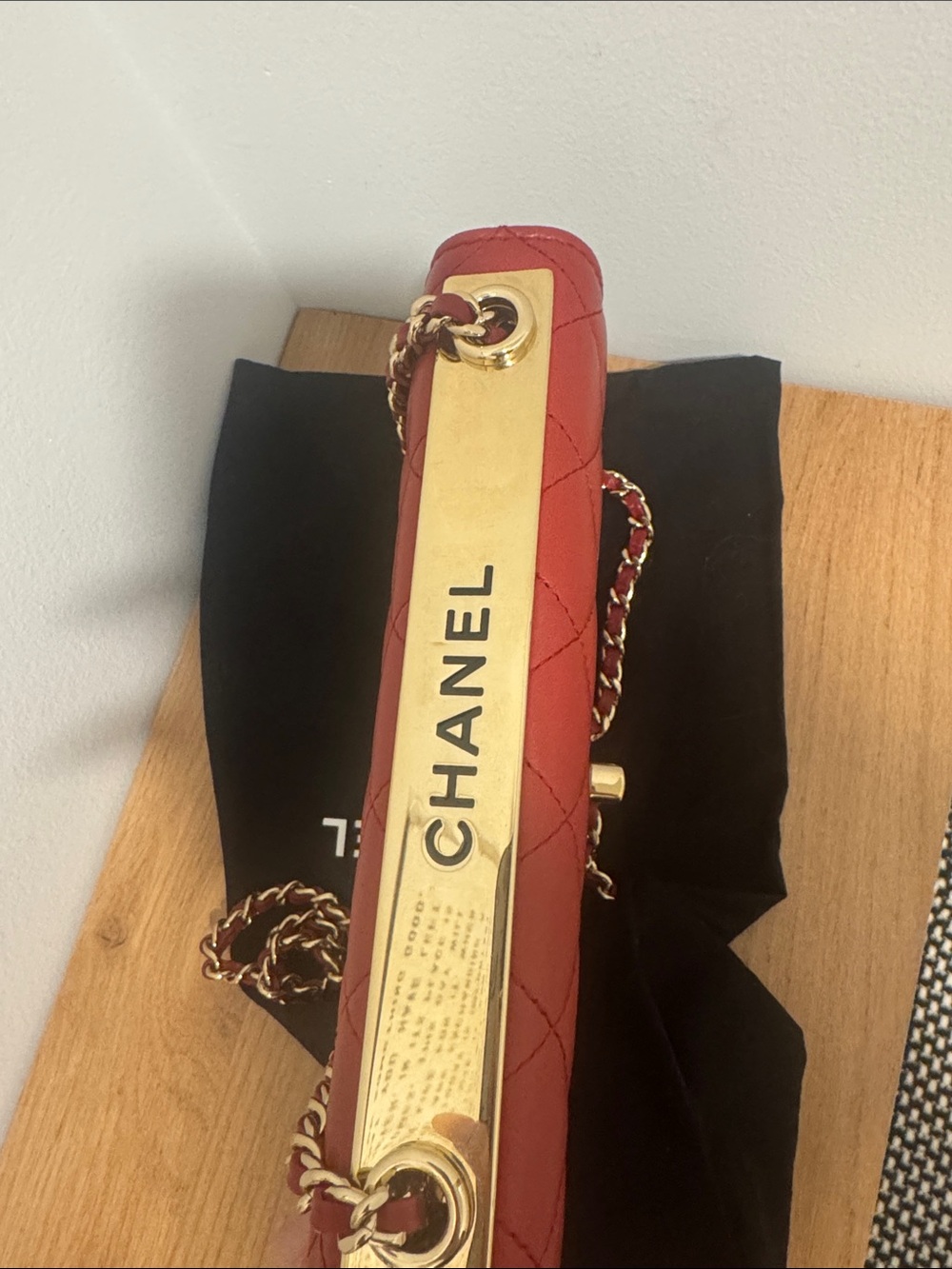 CHANEL Trendy Wallet on a Chain, Red Quilted Lambskin with Gold, 26 Series - Picture 4 of 13
